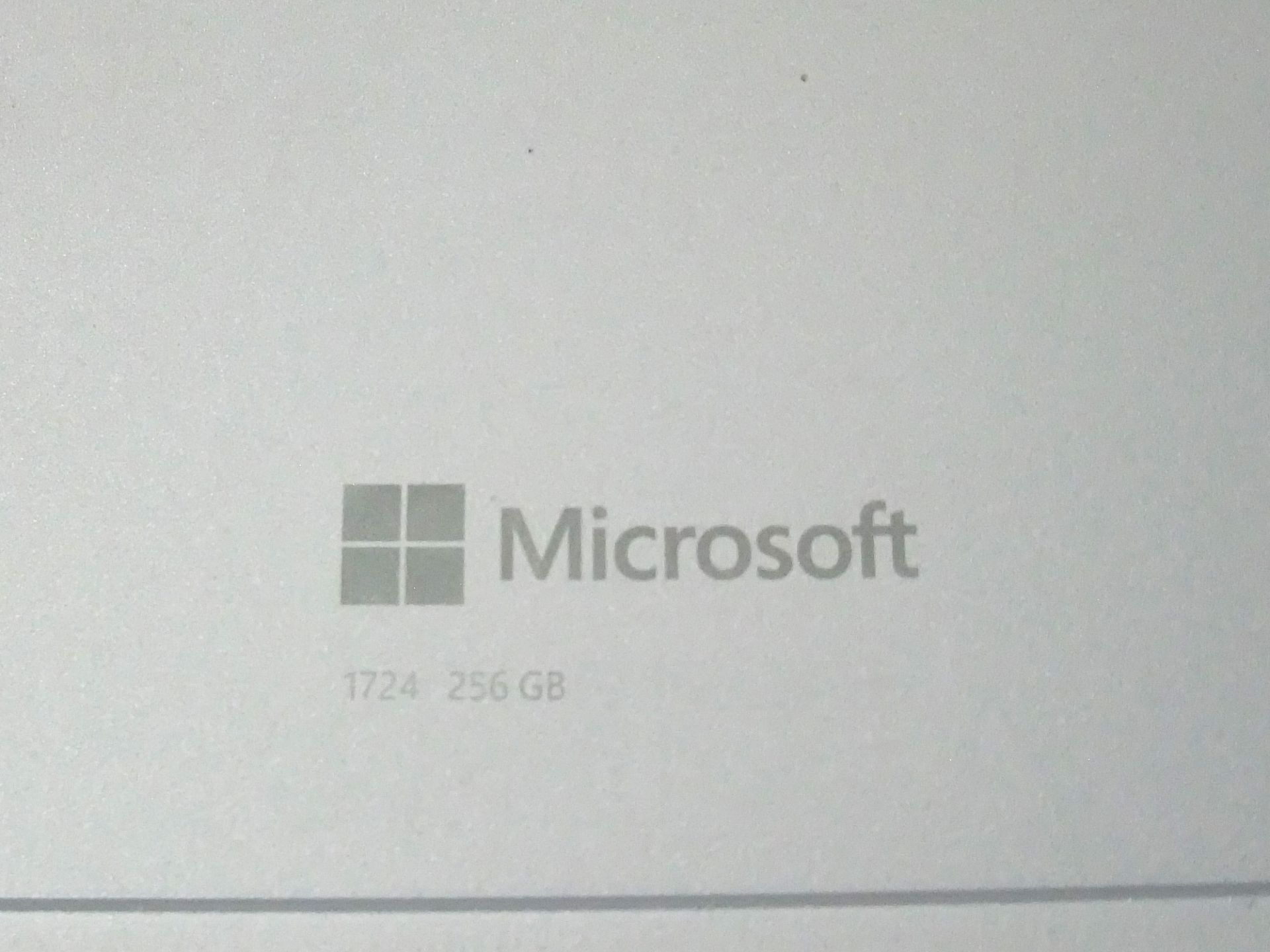Microsoft Surface Pro 4 (model 1724) - i5 processor, 8Gb RAM, 256Gb SSD, Windows 10Please read the - Bild 5 aus 5
