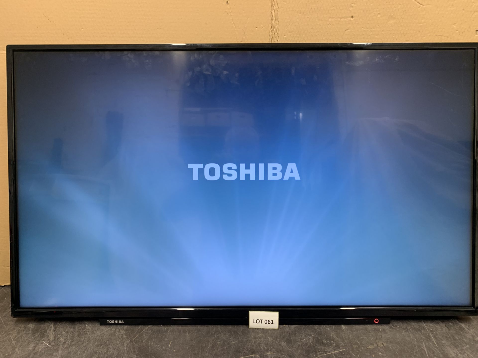 Toshiba 43U2963DB 43in. Flat Screen TelevisionPlease read the following important notes:- ***