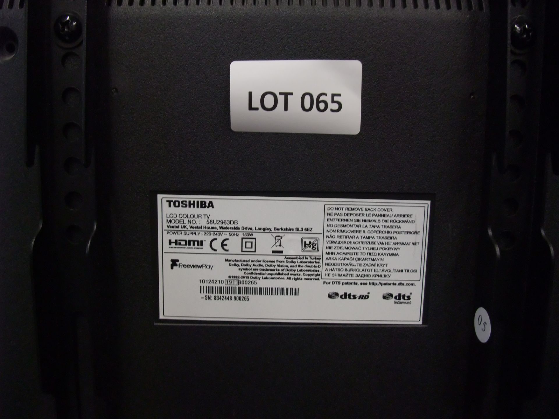 Toshiba 58U2963DB 58in. Flat Screen Television, with CT8533 remote controlPlease read the - Image 5 of 6