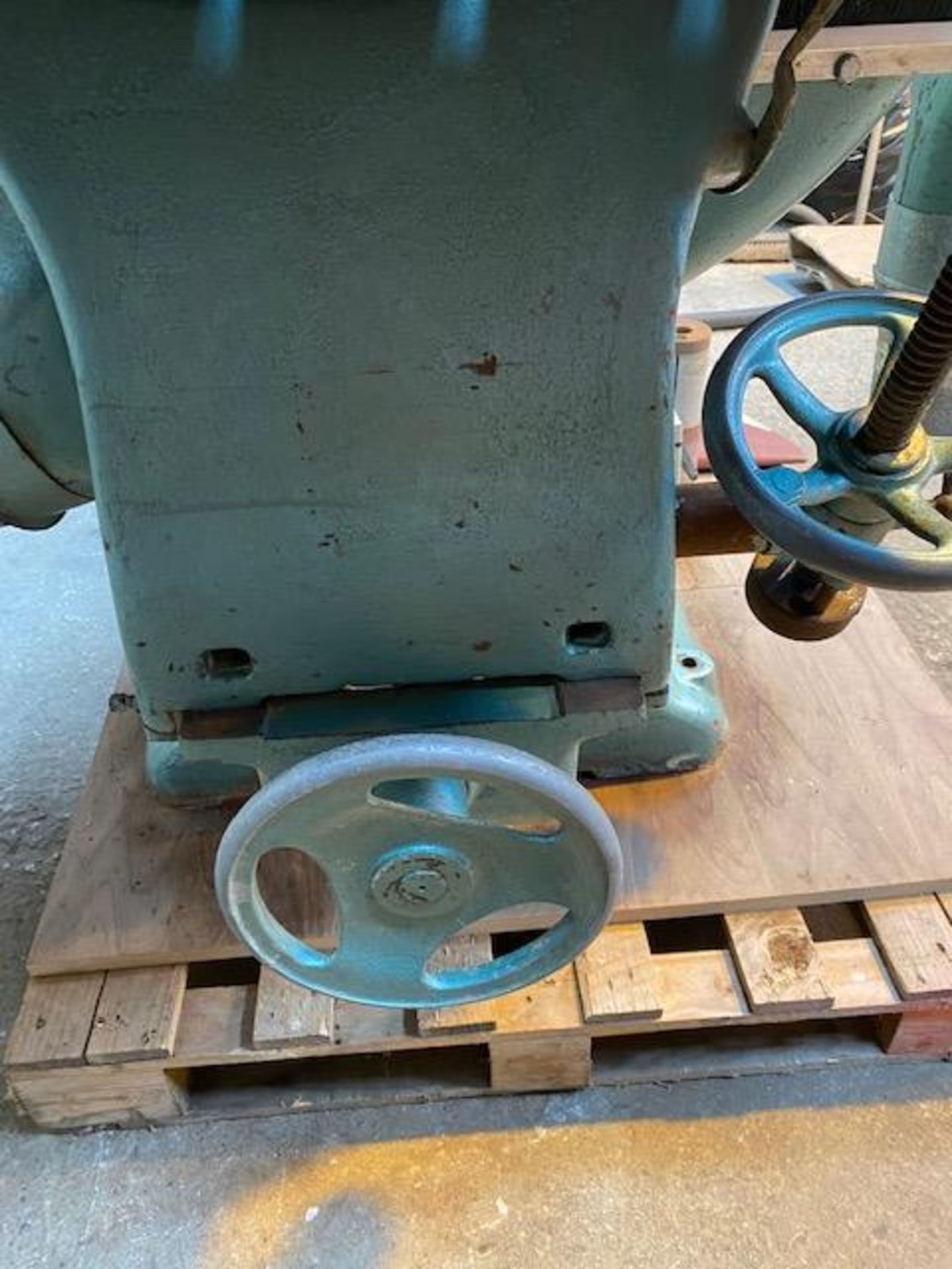 Wadkin JTA 30x9 Disc & Bobbin Sander, serial no. 1218, with 26in. x 26in. bobbin bed & 17in. x 34in. - Image 10 of 12