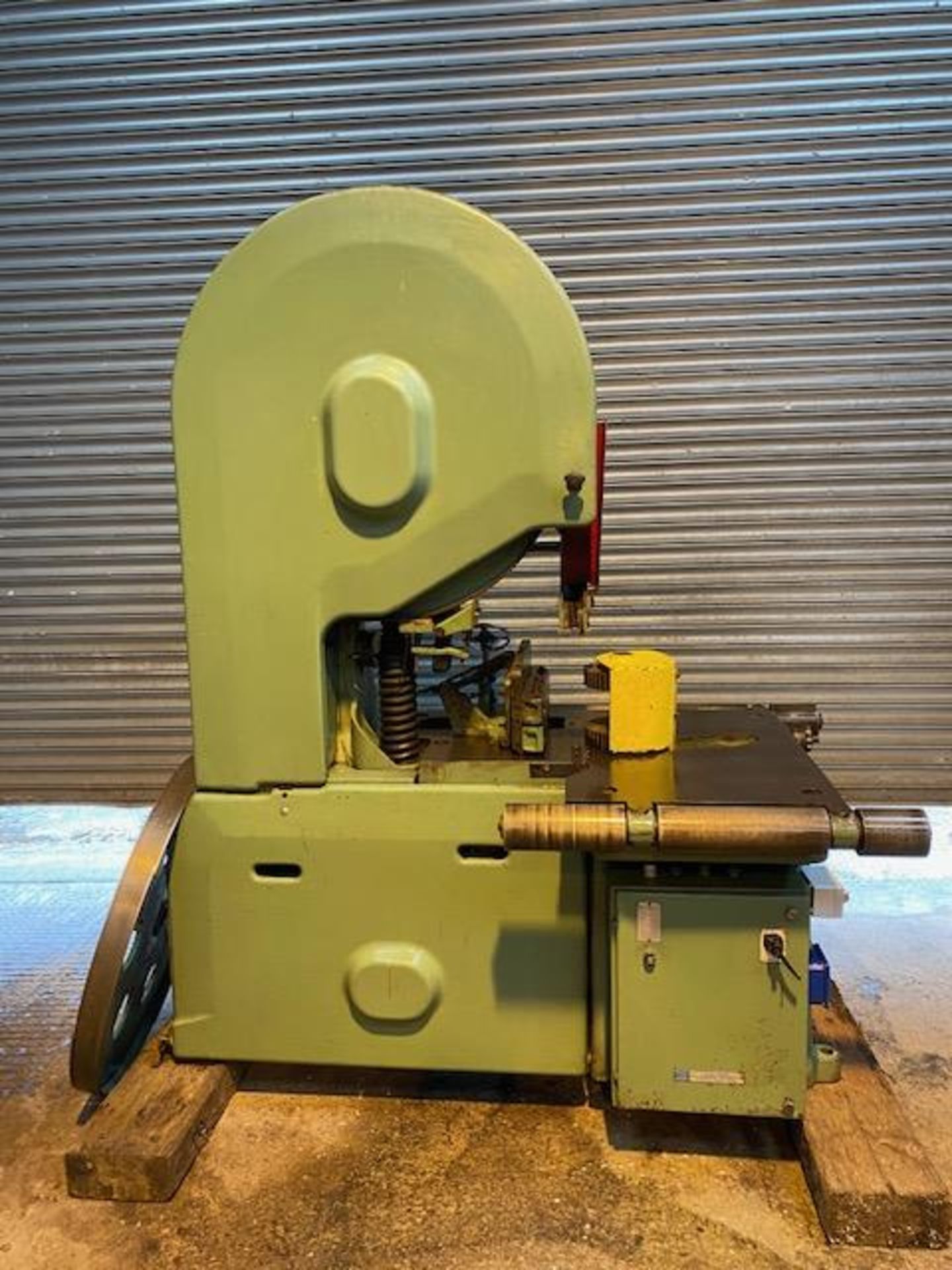 Robinson EF/T 36in. Resaw, serial no. 303, with 3in. wheels (pit or gurders needed)Please read the
