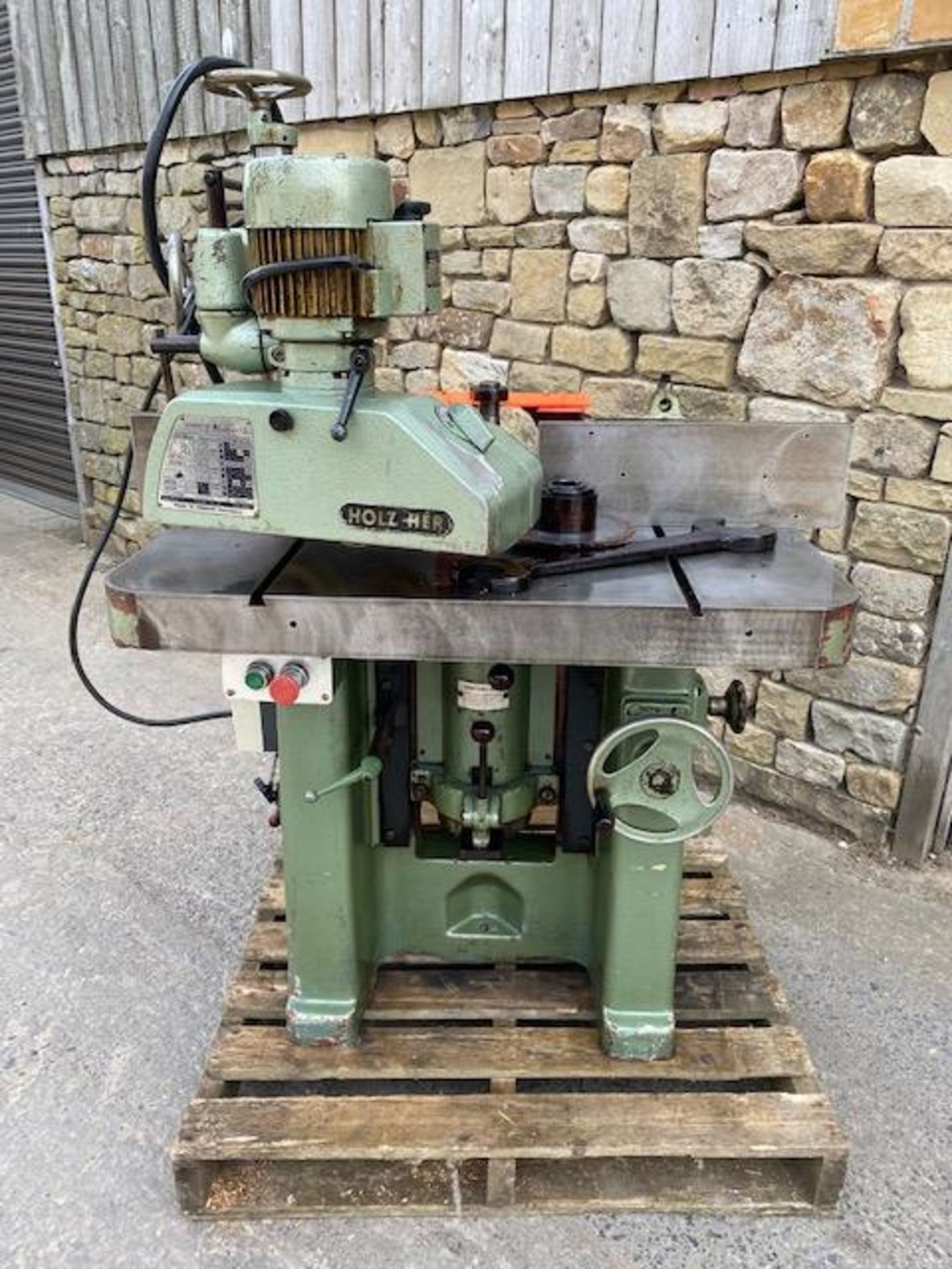 Wadkin EQ Spindle Moulder, serial no. EQ3524, with Holzher power feed unitPlease read the