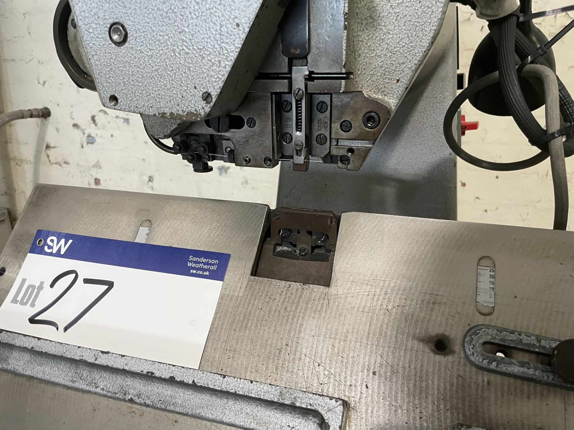 Hohner Favorit Heavy Duty Stitcher, serial number 3667, year of manufacture 1981 (very lightly - Image 4 of 5