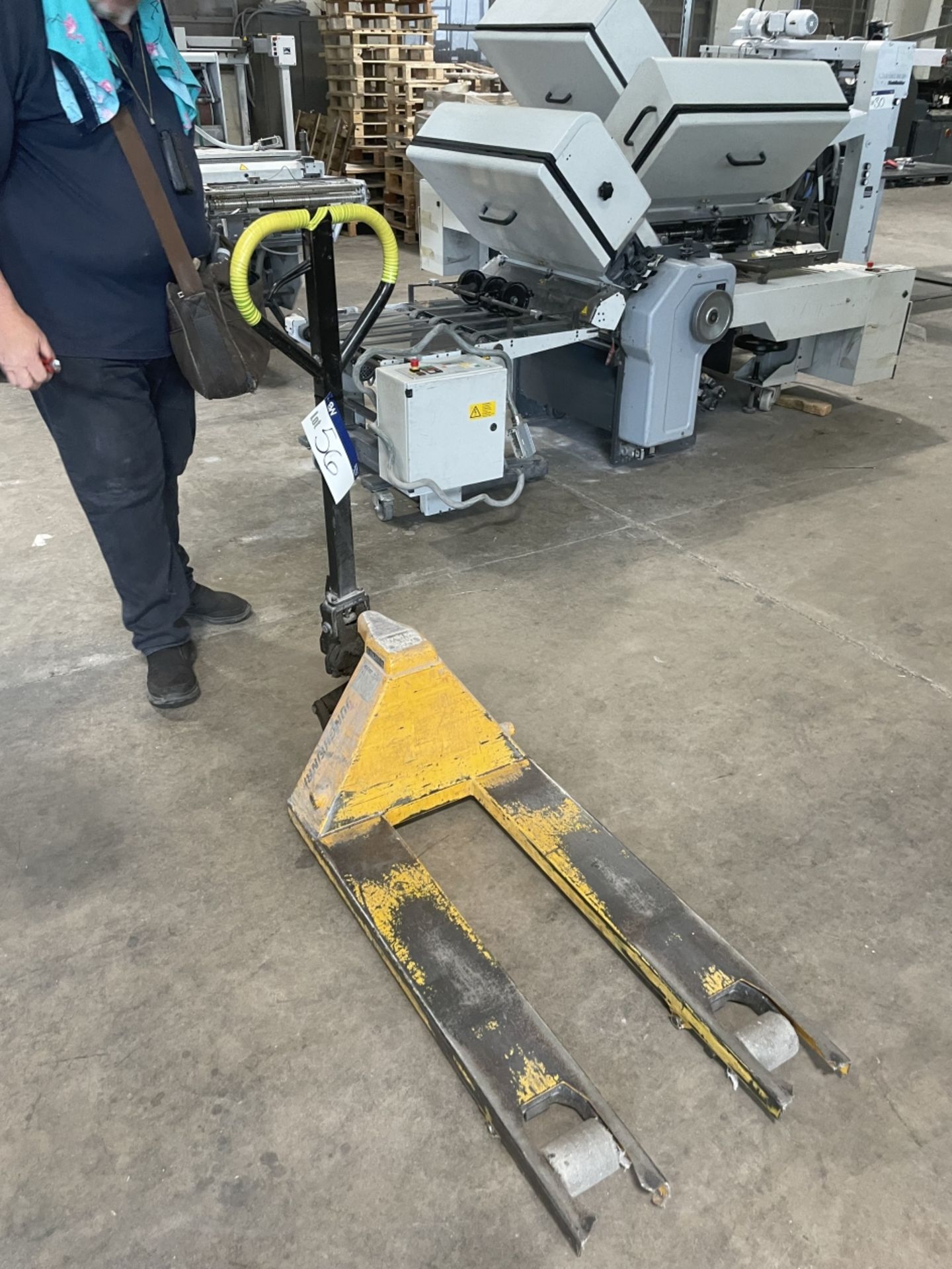 Jungheinrich 2000kg hand Hydraulic Pallet Truck (yellow)Please read the following important notes:-