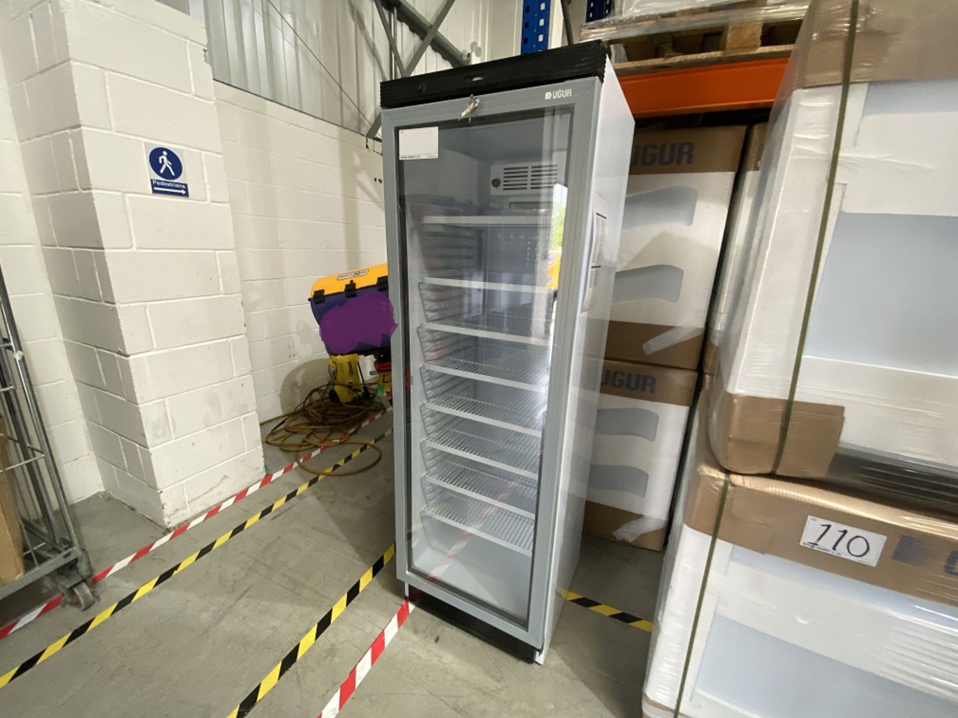 Ugur USS 374 DTKE Single Door Glass Fronted Chiller Cabinet, approx. 590mm x 1850mm x 600mm 240V ( - Image 2 of 4