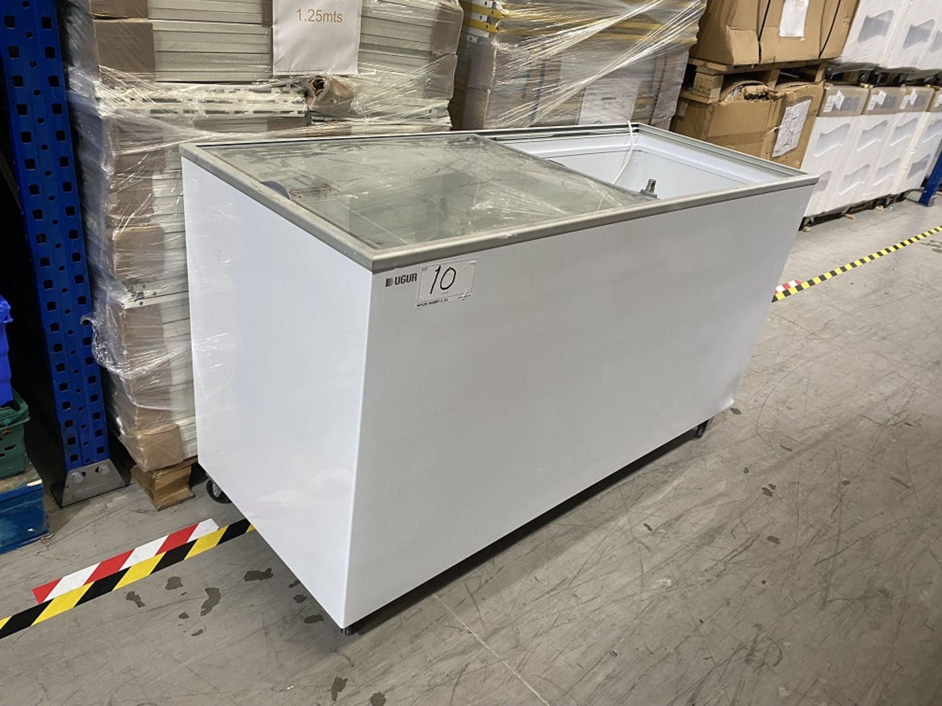 Ugur UDD 500 SC 1550mm x 635mm Commercial Chest Freezer, with sliding glass door top, 240VPlease - Image 2 of 4