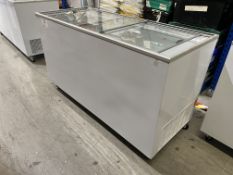 Ugur UDD 500 SC 1550mm x 635mm Commercial Chest Freezer, with sliding glass door top, 240VPlease