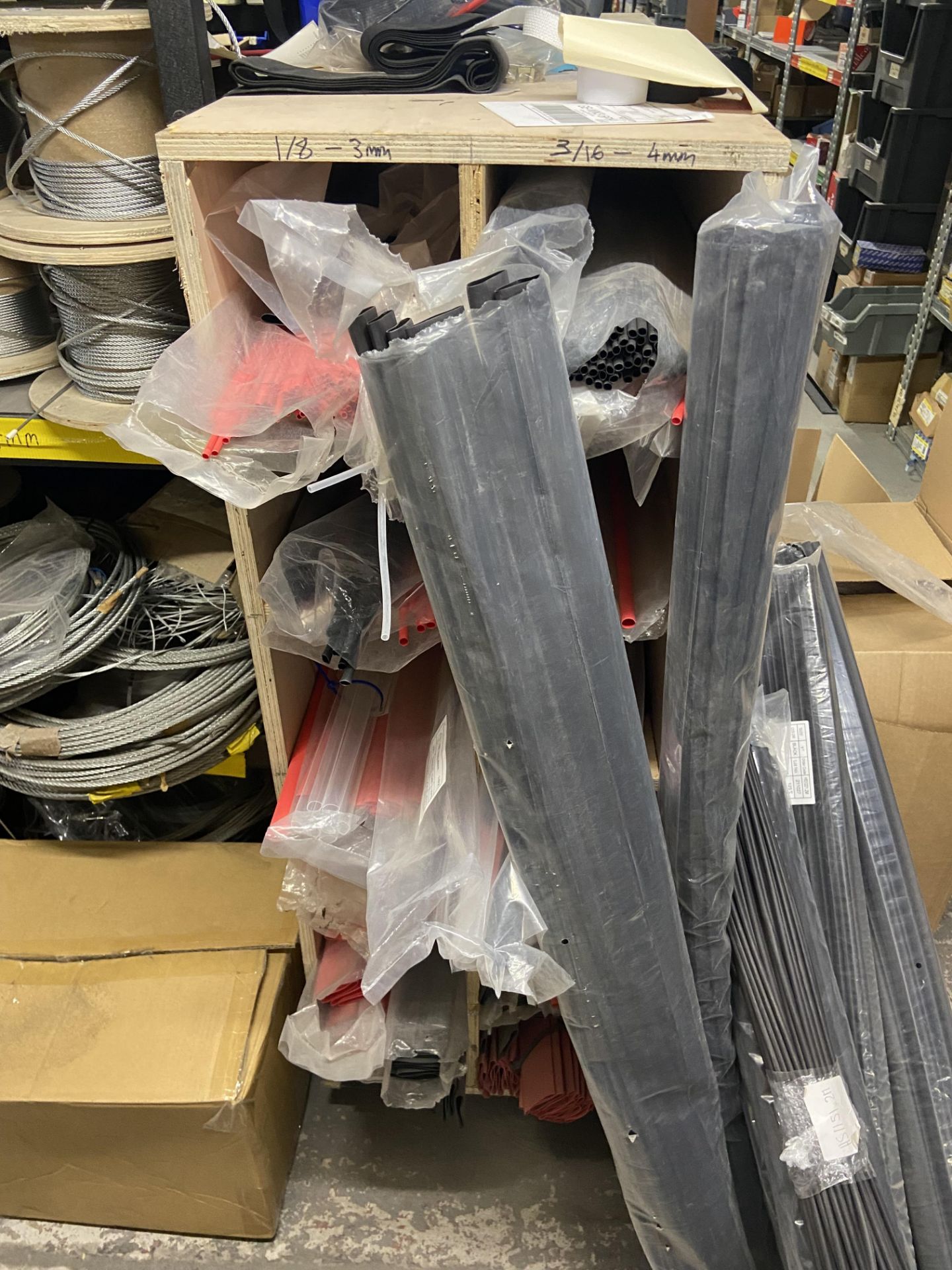 Quantity of Adhesive Lined Heat Shrink, with timber storage unitPlease read the following - Bild 2 aus 2