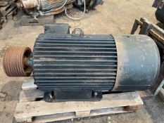 Foot Mounted TEFC Motor, 110kW 1475rpm. Lot located in Lincoln, Lincolnshire Please read the