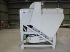 Law Denis D200 Grain Cleaner, 2.2kW, with one set of screens (more screens are available separately)