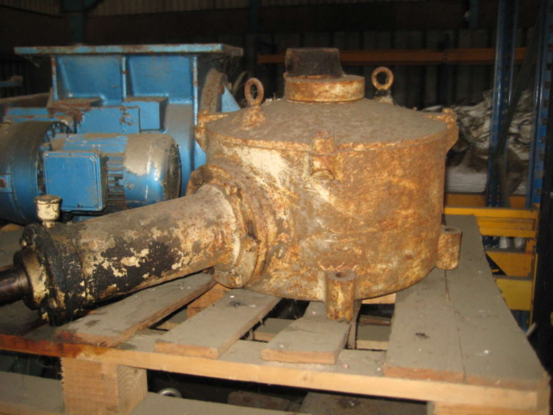 Locker Rotex Gearbox, approx. 480mm dia. x 300mm deep body. Lot located ...