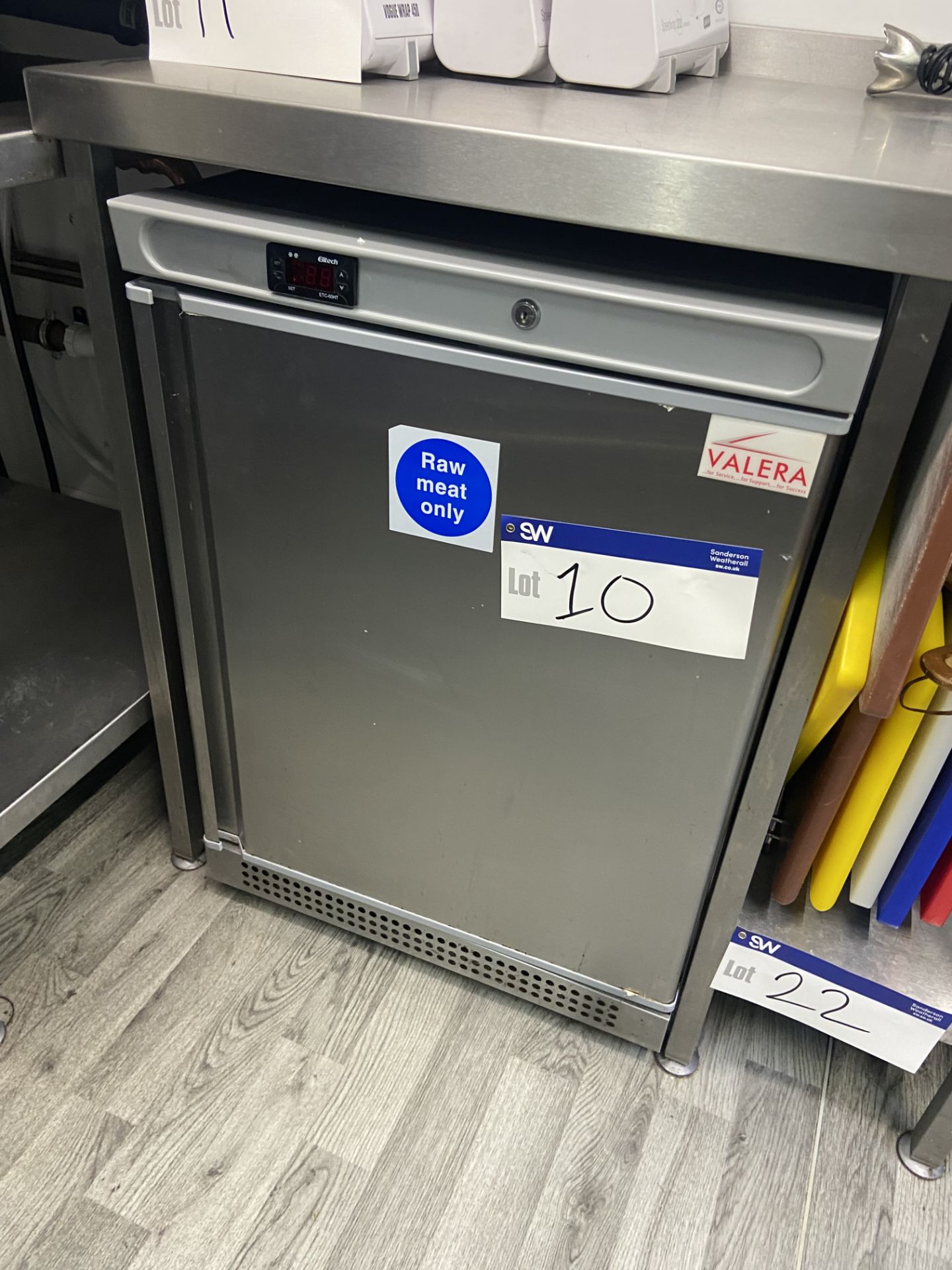 Valera VS200TN Stainless Steel Freezer, serial no. 8052605 Please read the following important