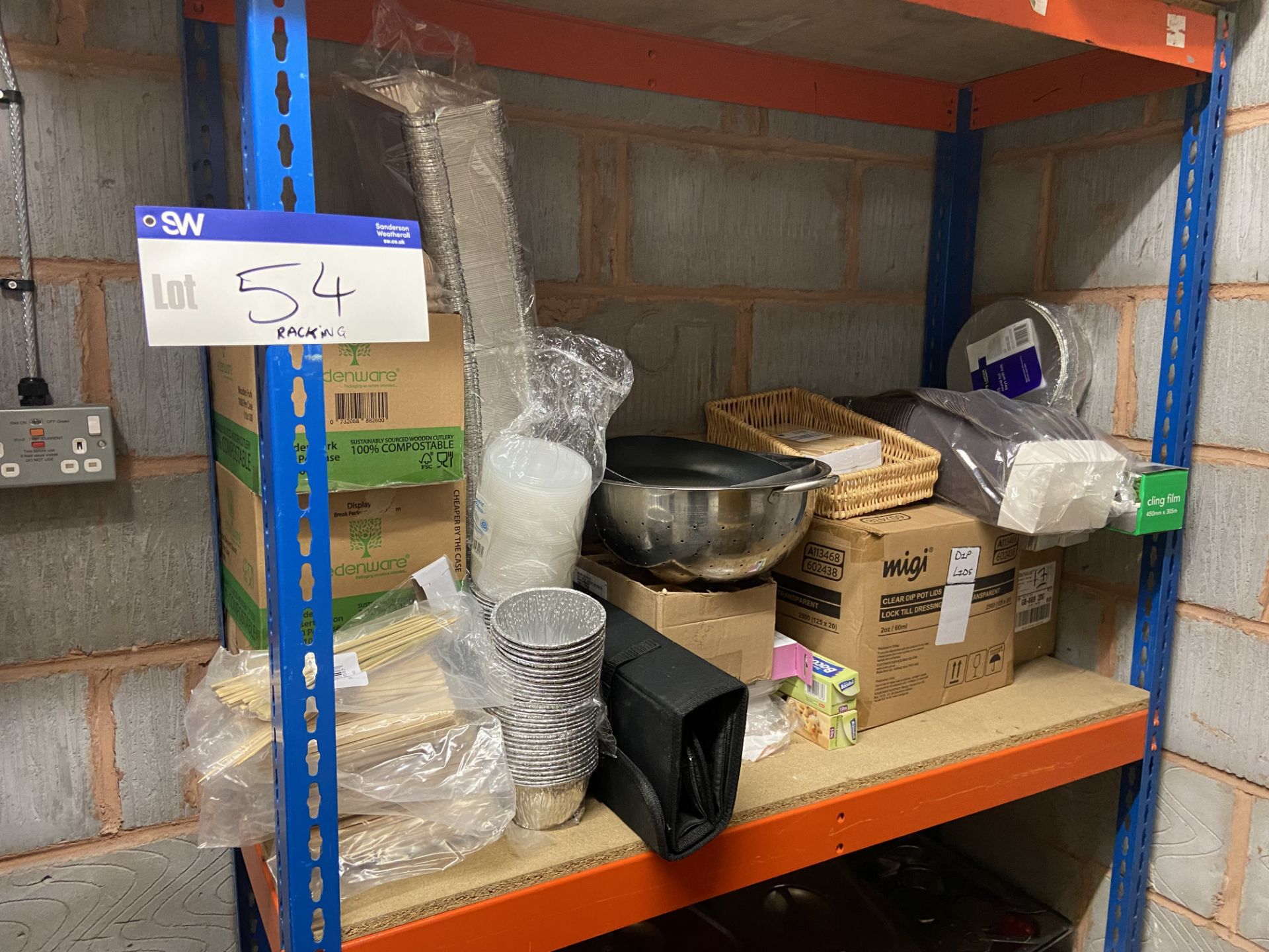 Contents of Rack, including blenders, crockery, glassware, till system, kitchen utensils, disposable - Bild 3 aus 4