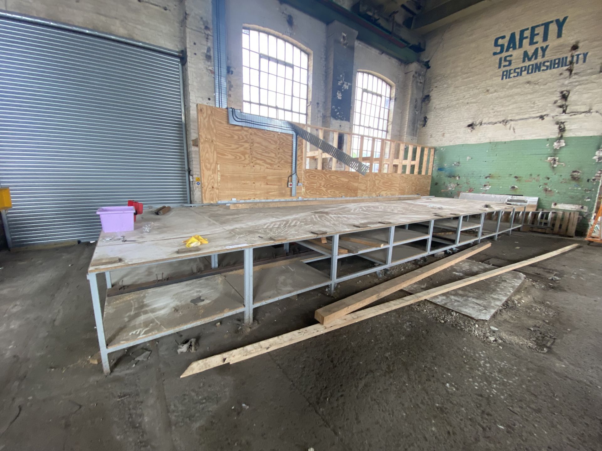 Approx. 16 Steel Framed Two/ Three Tier Benches, up to approx. 2.45m x 1.22m, with roll dispensing - Image 5 of 6