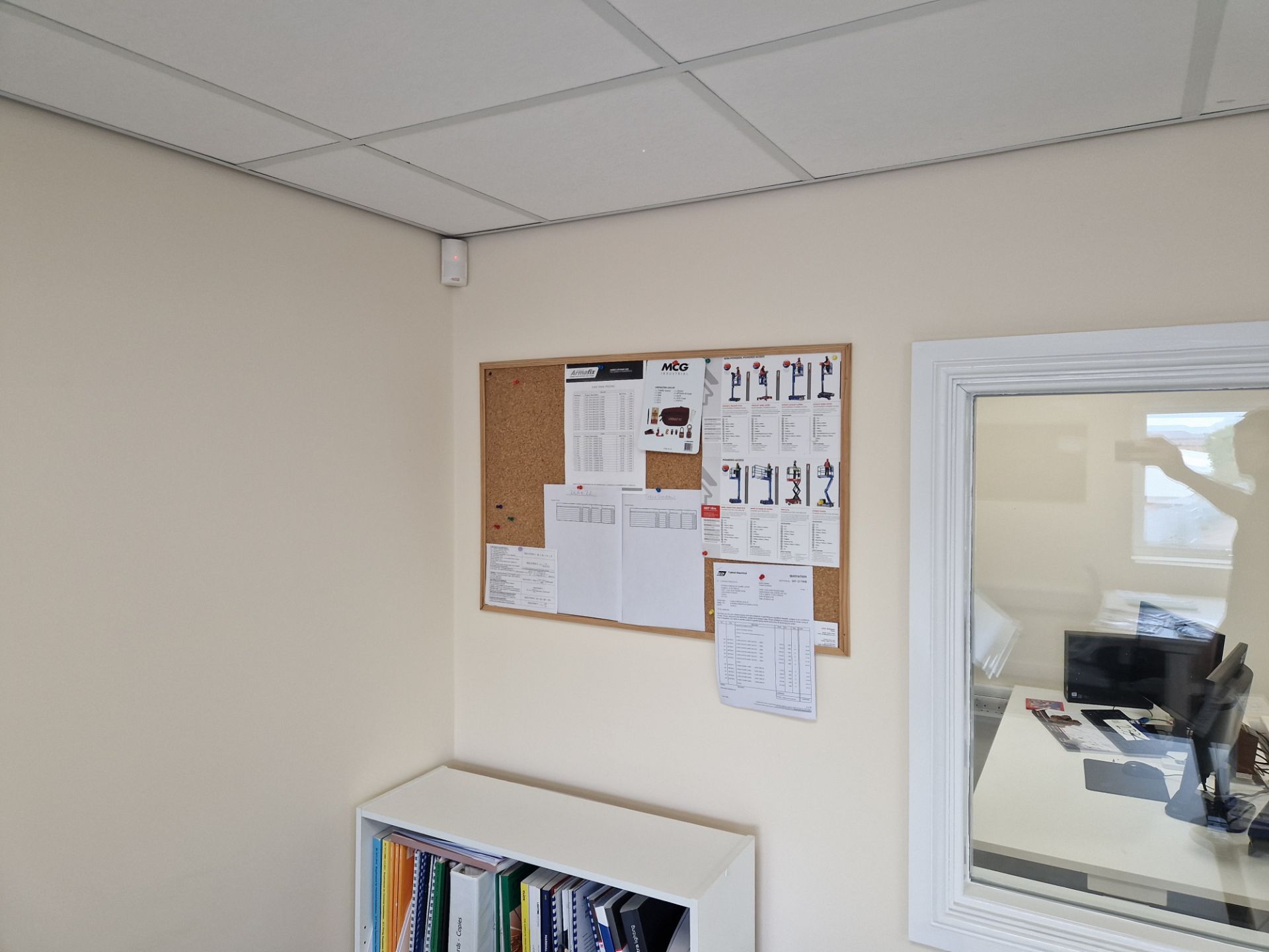 Three Cork Notice Boards, One Whiteboard and One Week Planner Please read the following important - Image 4 of 5