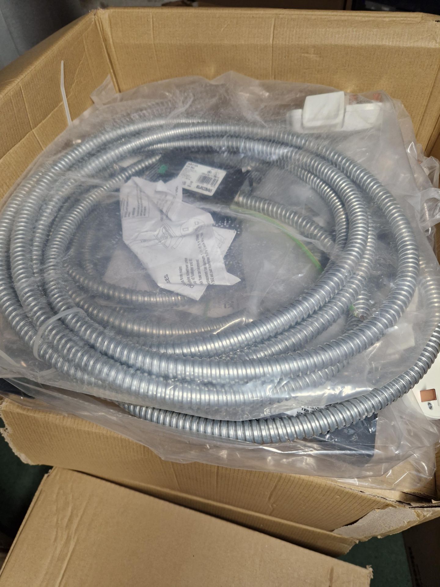 Quantity of Electrak IAB312A 32A+5M Cable Feed Units Please read the following important - Image 2 of 2