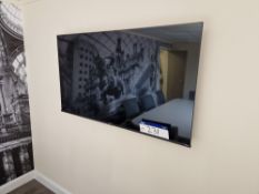 Hisense 55" Wall Mounted TV c/w Keyboard, Mouse and Webcam Please read the following important