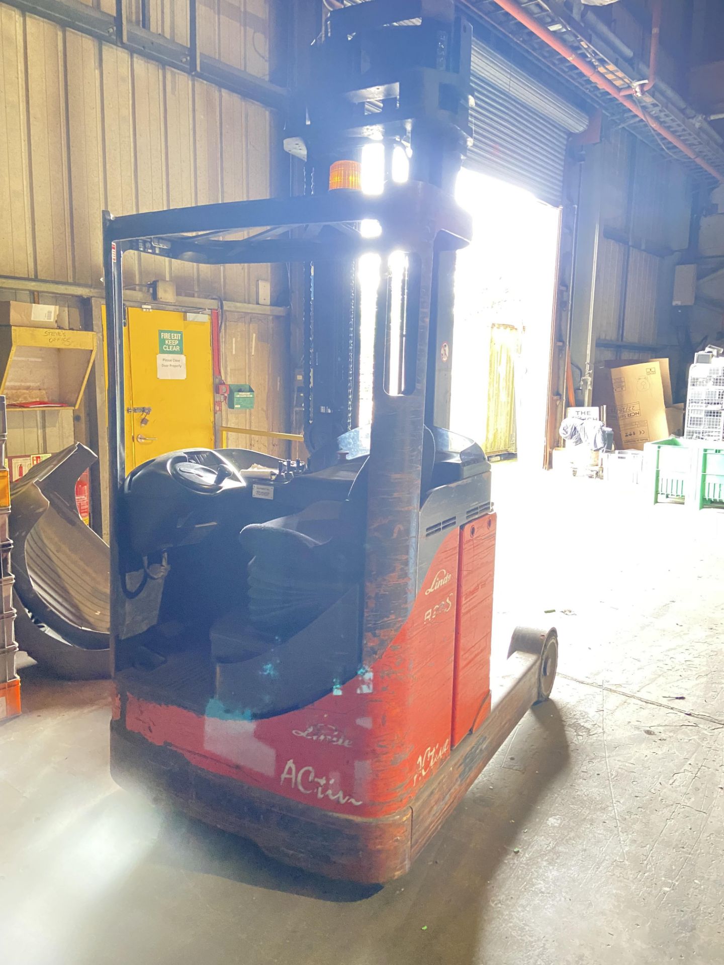 Linde R20 Active Battery Reach Truck, serial no. G1X115T51858, year of manufacture 2006, 2000kg - Image 4 of 6