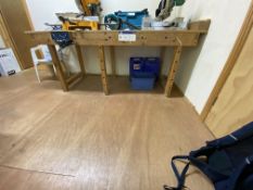 Timber Workbench, approx. 2280mm x 970mm, with Paramo No. 51 bench vice Please read the following