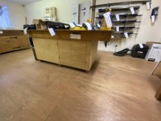 Timber Workbench, approx. 2200mm x 960mm, with Record bench vice and 240V extension lead Please read