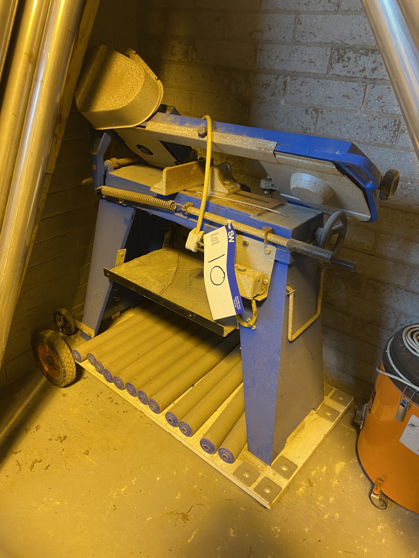 Warco Horizontal Bandsaw, 240V (note - no lifting equipment on site. No VAT on hammer price