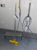 Stainless Steel Framed Step, with cleaning equipment and flexible pipe Please read the following