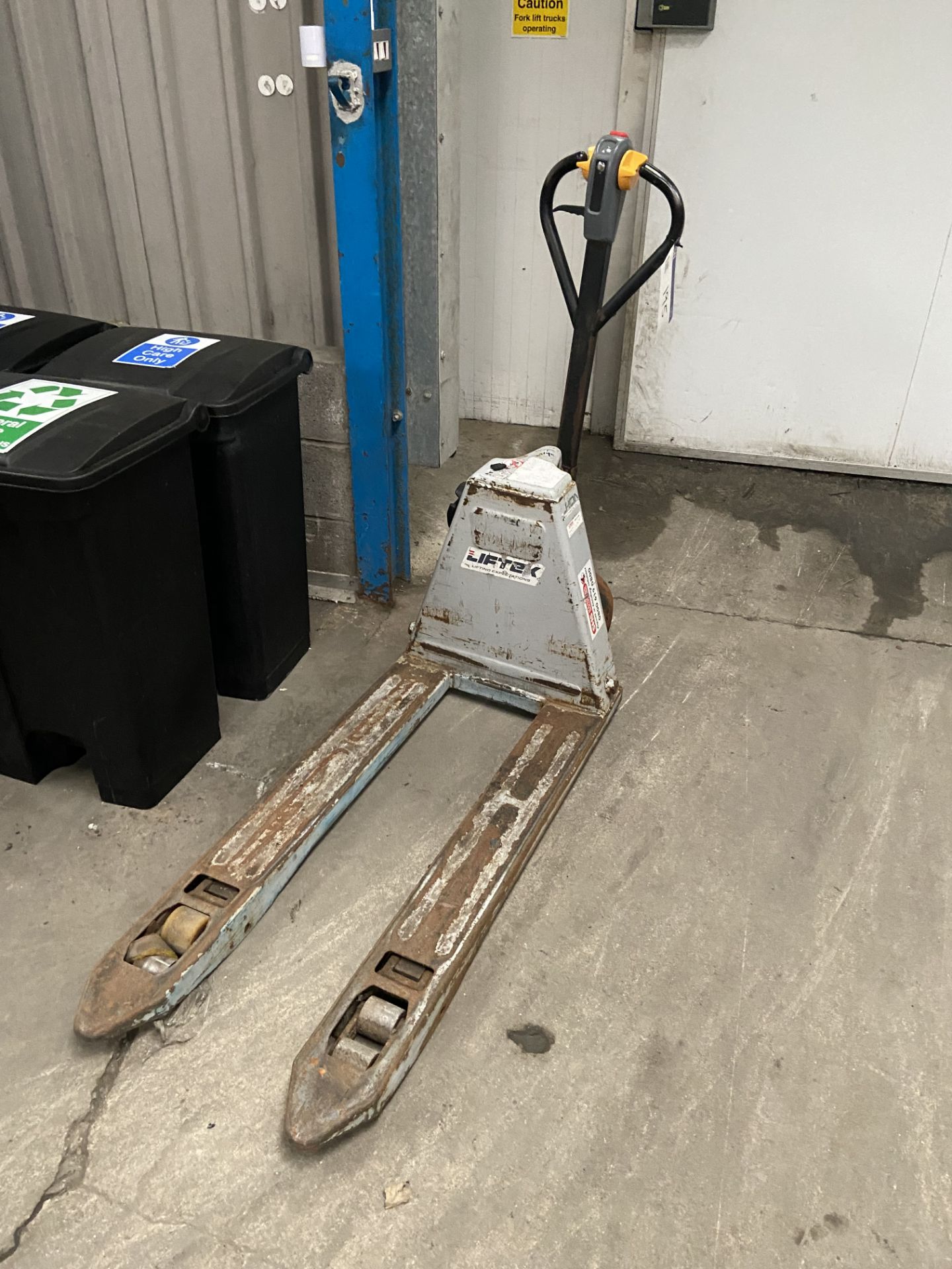 Liftek EP Equipment Battery Electric Lift & Travel Pallet Truck Please read the following