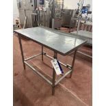 Stainless Steel Top Bench, approx. 1.22m x 600mm Please read the following important notes:- ***