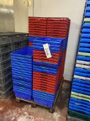 Approx. 100 Plastic Crates, each approx. 560mm x 370mm x 180mm deep, with pallet Please read the