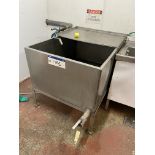 Stainless Steel Tank, approx. 900mm x 1.25m x 600mm deep, with stainless steel stand Please read the