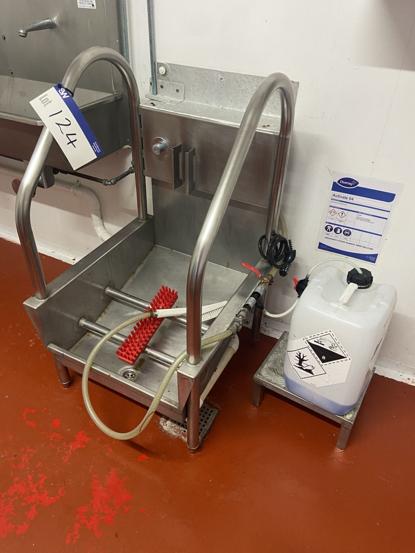 Stainless Steel Boot Wash, with soap dispenser and stand Please read the following important notes:-