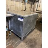 Galvanised Steel Water Tank, approx. 1.2m x 900mm x approx. 800mm deep, with pump and float valve