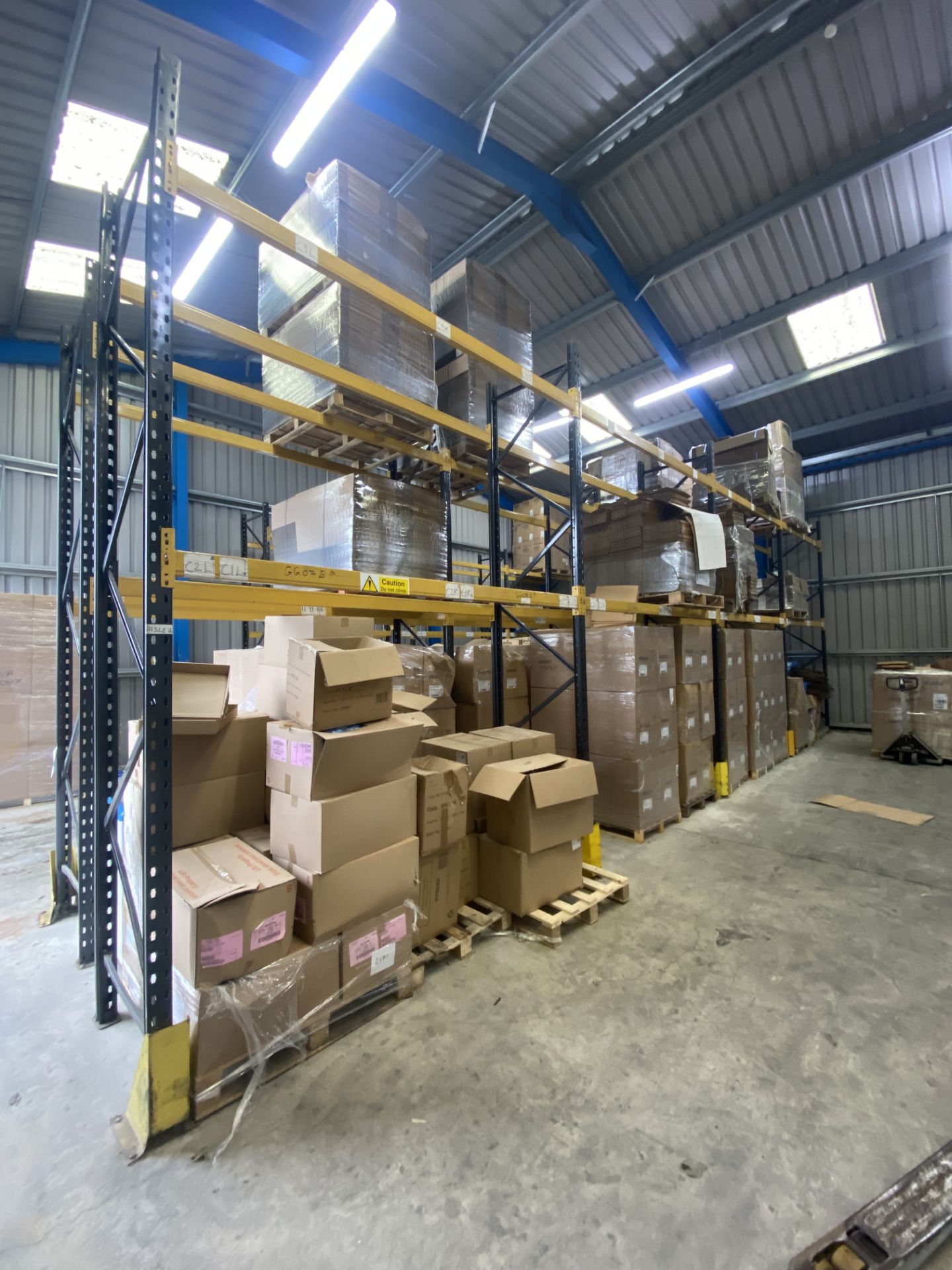 Link 51E Double Sided Four Bay Two Tier Pallet Rack, each run approx. 11m long x 900mm x 4m high ( - Image 3 of 3