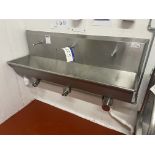 Stainless Steel Triple Knee Operated Hand Wash Sink, approx. 1.54m wide Please read the following