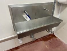 Stainless Steel Knee Operated Hand Wash Sink, 1040mm wide Please read the following important