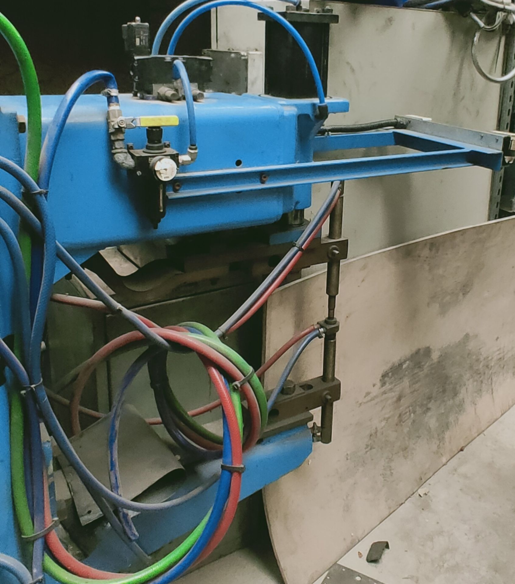 British Federal WS2000 Spot Welder, approx. 160cm x 180cm x 65cm, loading free of charge - yes ( - Image 2 of 5