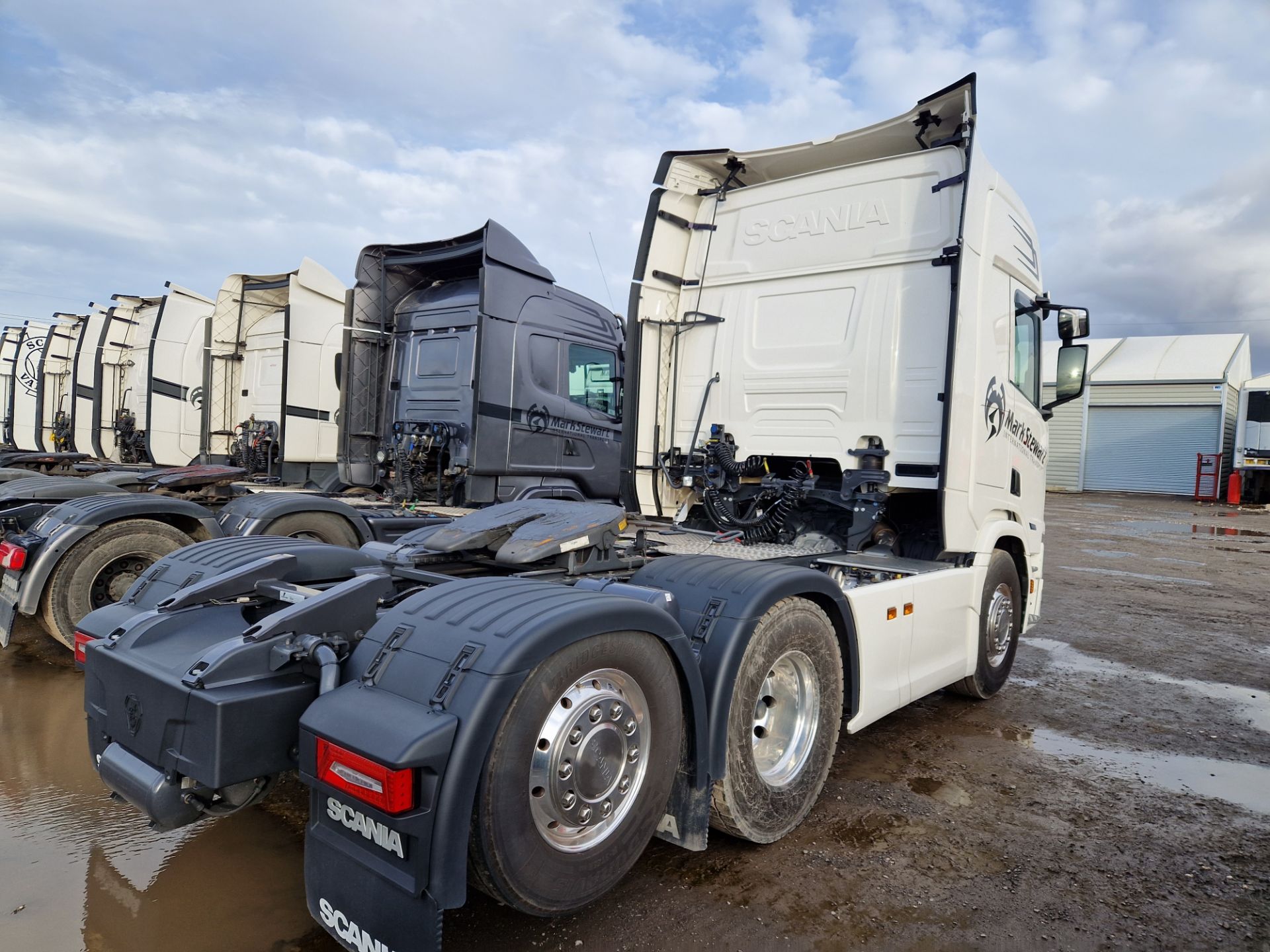 Scania R500 Next Generation 44T 6x2 Tractor Unit with Fridge Freezer, Dura Bright Wheels, Air - Image 4 of 9