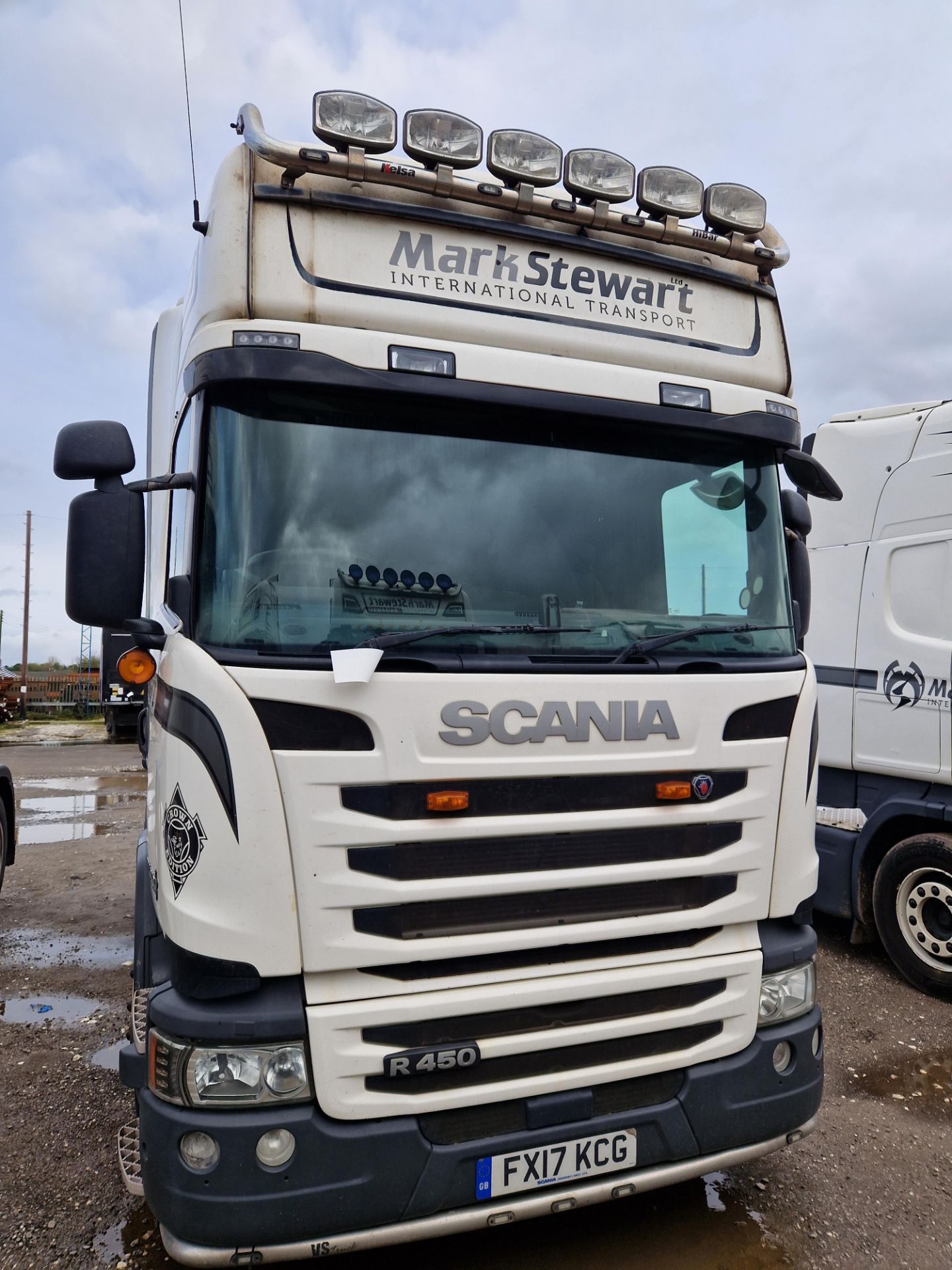 Scania R450 Topline 44T 6x2 Tractor Unit with Fridge Freezer, Top Bar and Spot Lights, - Image 6 of 9