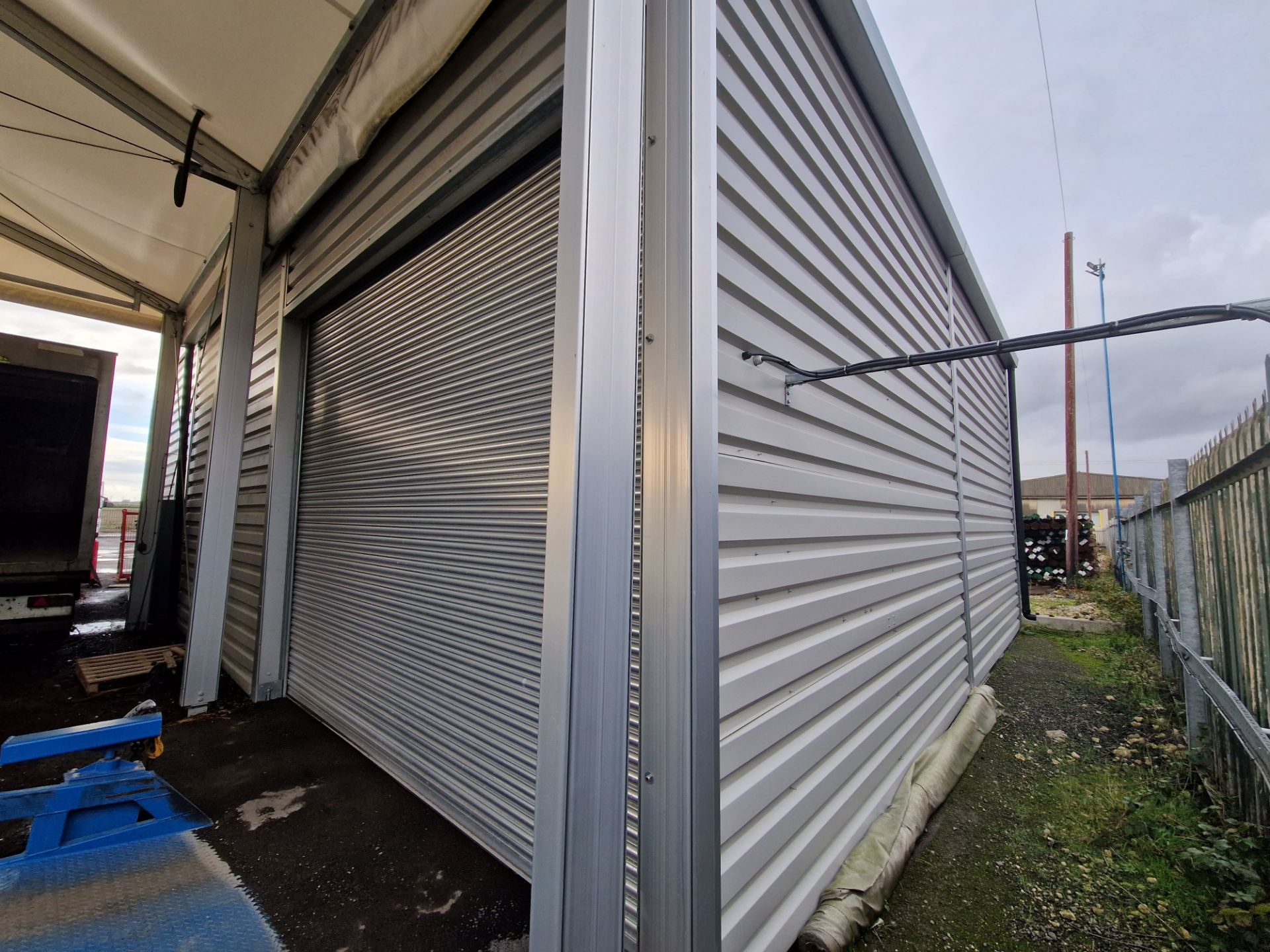 WS TEMPORARY BUILDINGS 15m x 10m Relocatable Building with Two 4.86m x 4.5m Roller Shutter Doors, 2m - Image 8 of 14