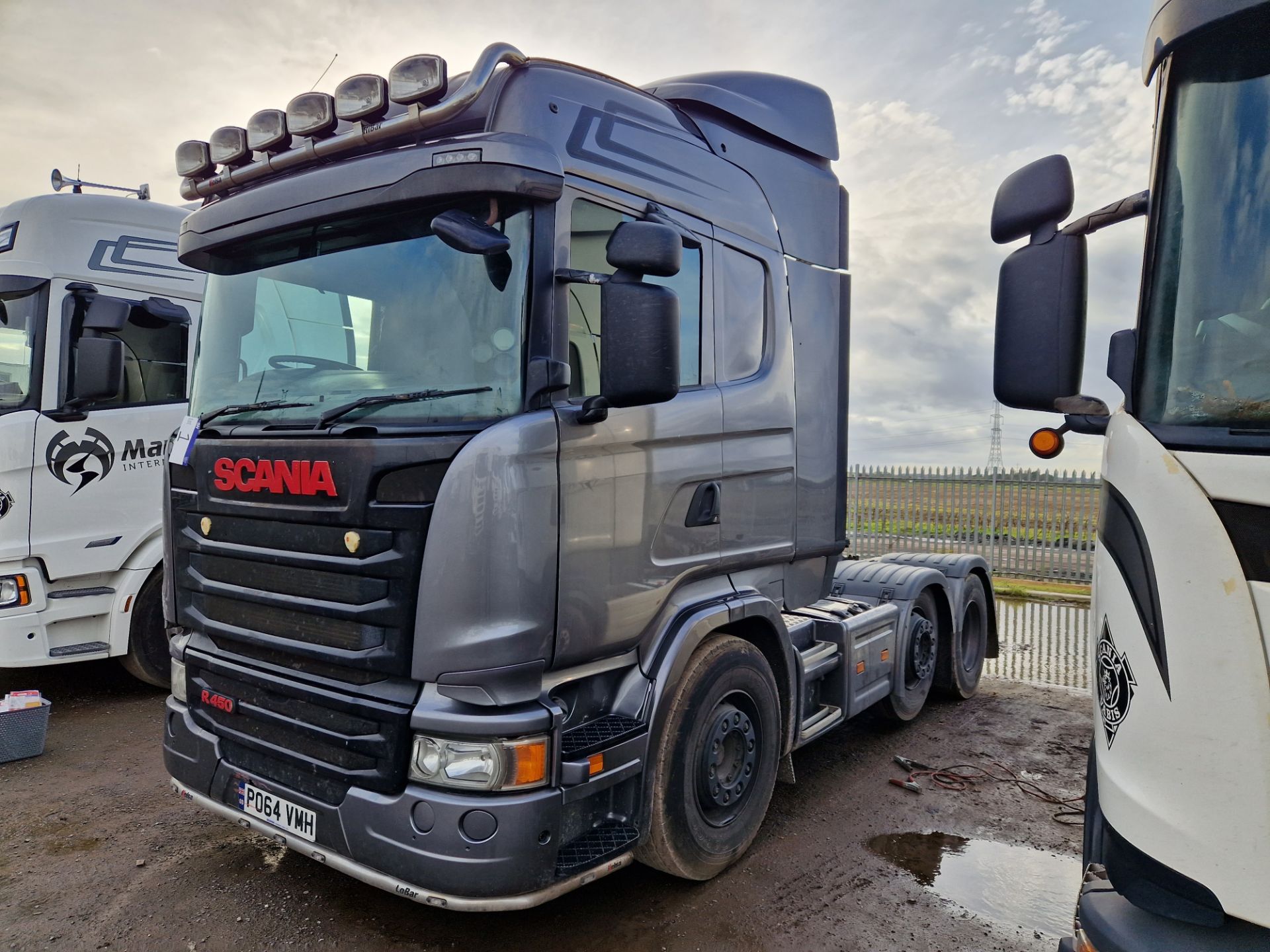Scania R450 Highline 44T 6x2 Tractor Unit with Fridge Freezer, Top Bar and Spot Lights, Registration - Image 2 of 10