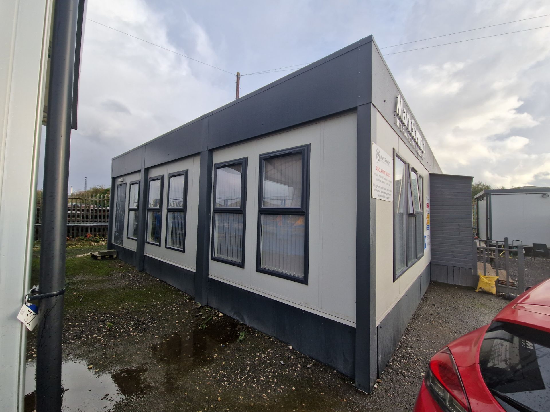 12m x 9m x 2.5m Jack Leg 'Main Office' Cabin (Reserve Removal Until Contents Cleared) (Electrics - Image 5 of 17