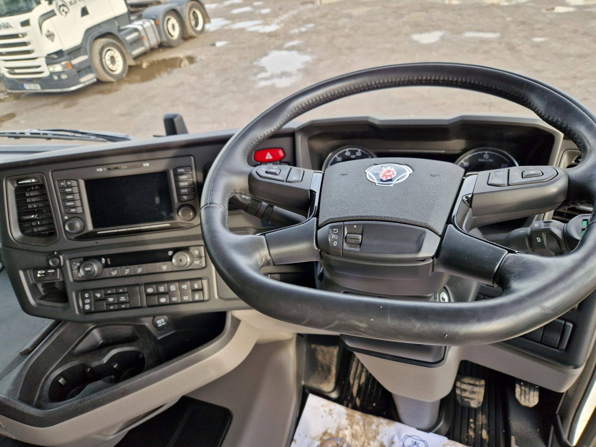 Scania R500 Next Generation 44T 6x2 Tractor Unit with Fridge Freezer, Dura Bright Wheels, Air - Image 8 of 9