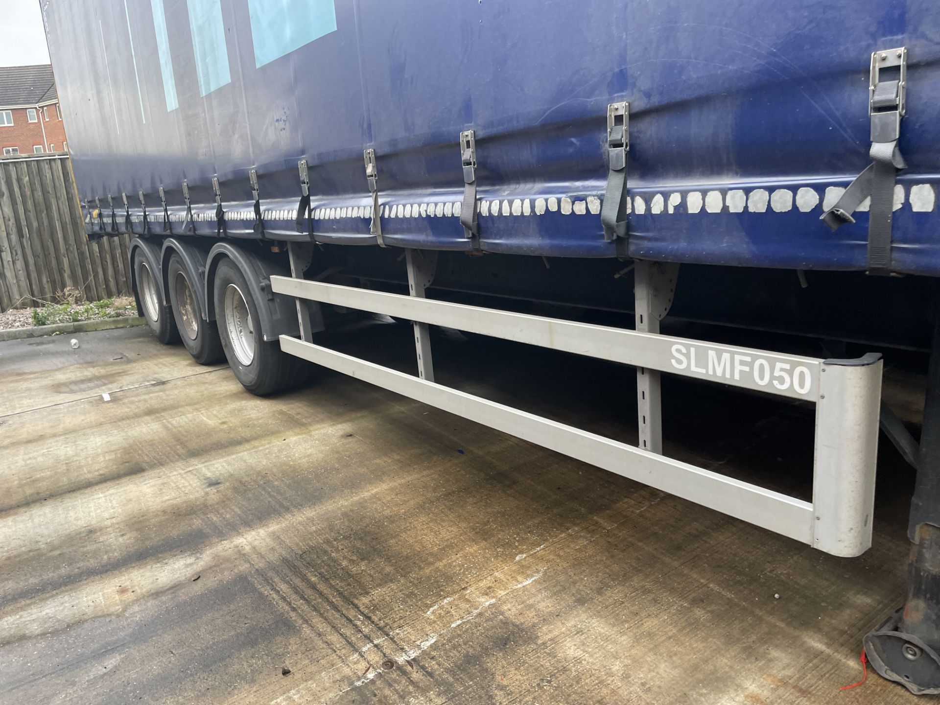 SDC Trailers 13.6m long Tri-Axle Curtainside Trailer, registration no. C210916, chassis/ serial - Image 8 of 9