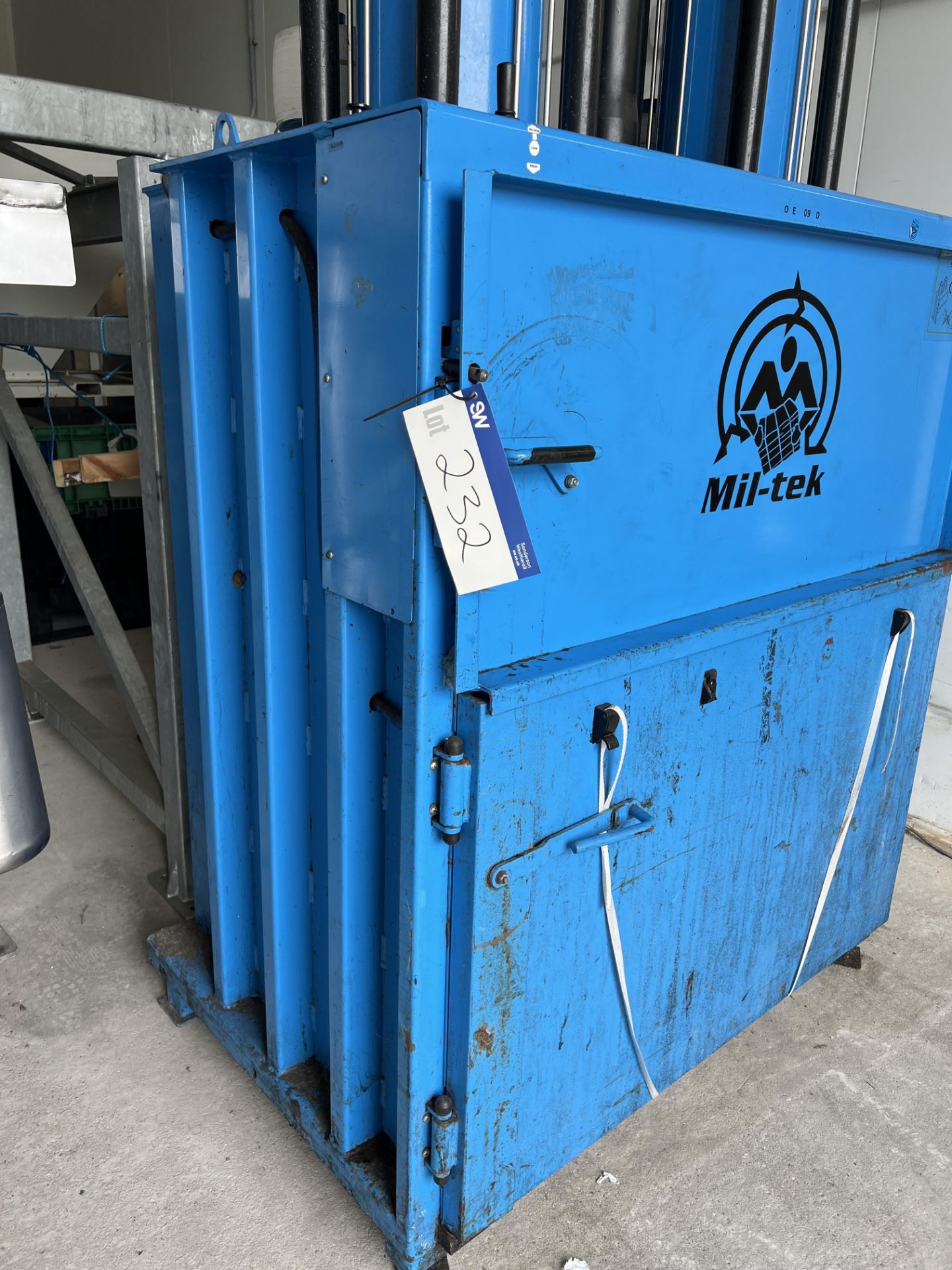 Milltek BP509 HD Compactor, approx. 1.4m x 1m x 2.4m high Please read the following important