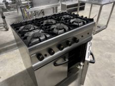 Lincat Six Hob Gas Cooker, with underneath oven, approx. 90cm x 60cm x 90cm high Please read the