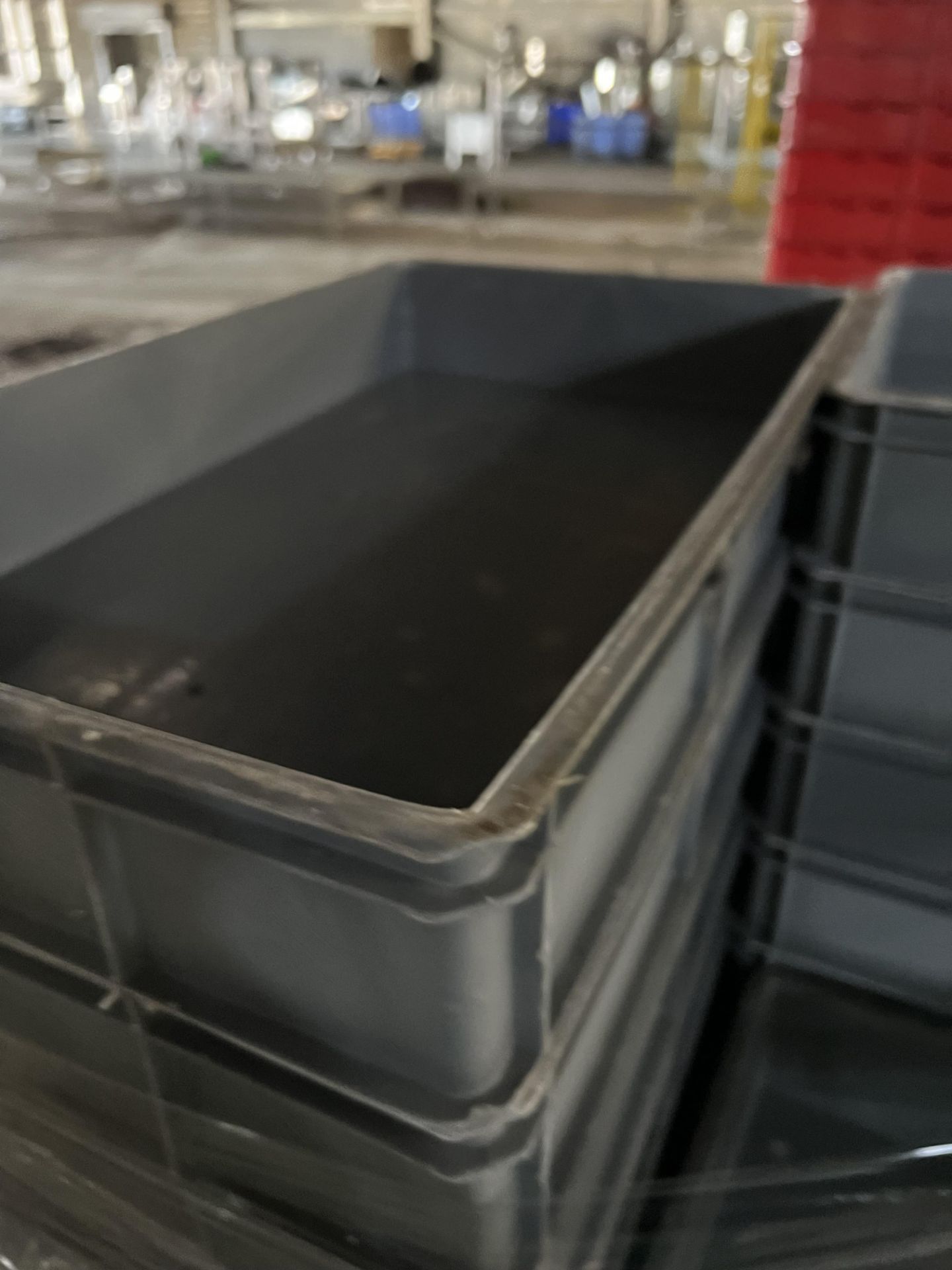 31 Grey Plastic Trays, approx. 75cm x 45cm x 11cm deep Please read the following important - Image 2 of 2