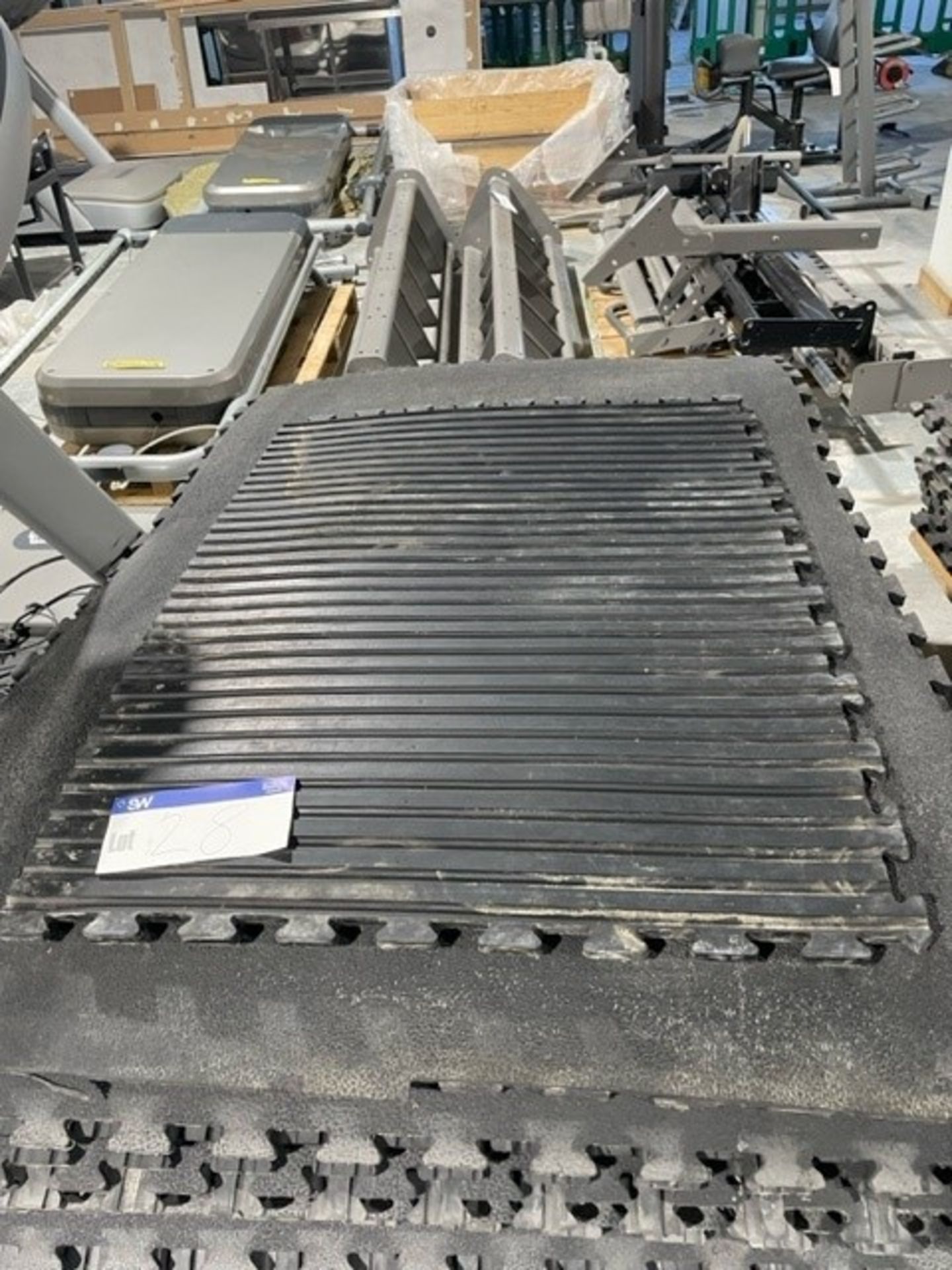 Approx. 20 Rubber Connecting Floor Mats, Approx. 1.2m x 2m Please read the following important
