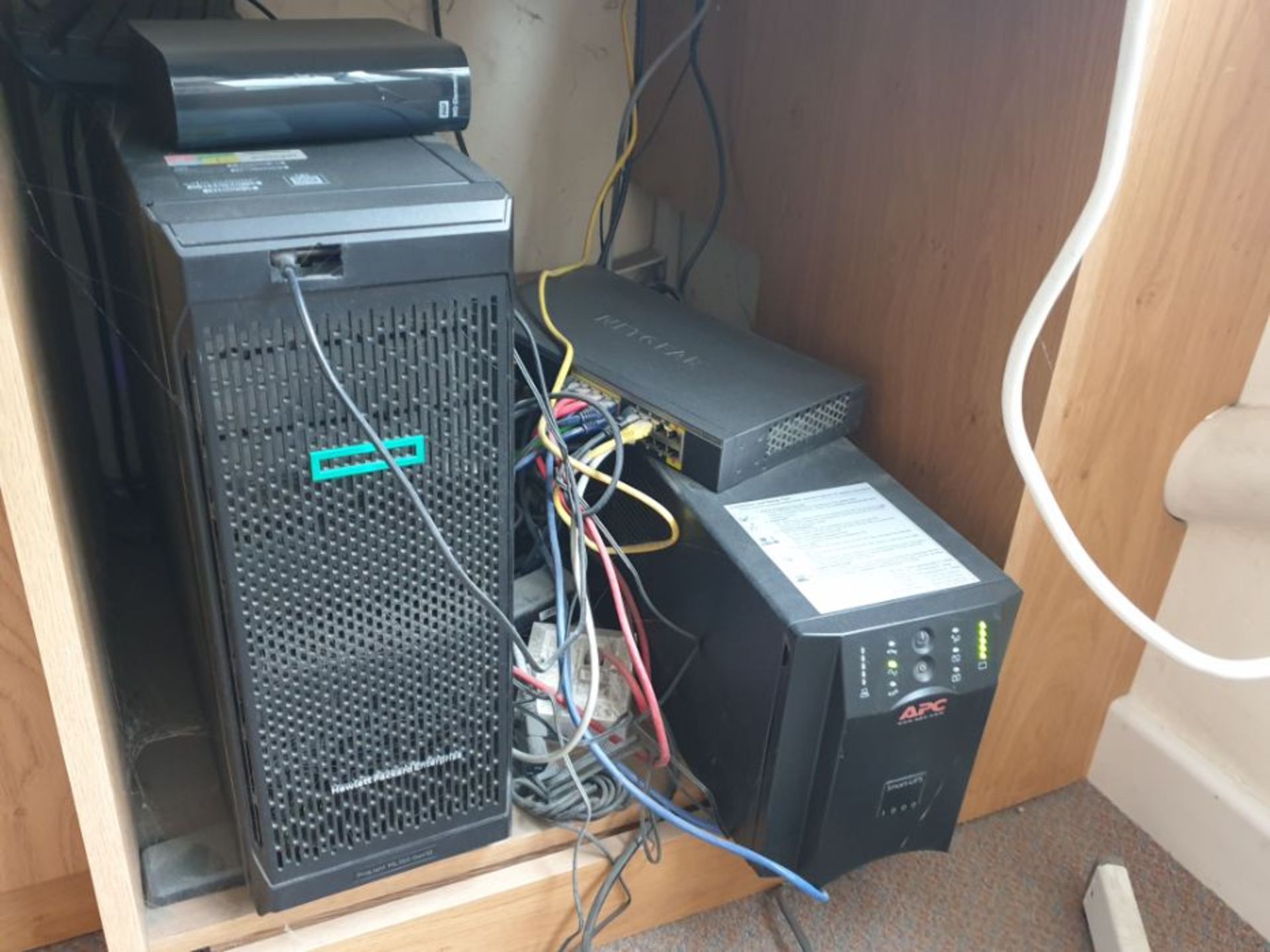 HP Server Unit with APC UPS Power Supply (Located Skipton, BD23 2QR) Please read the following