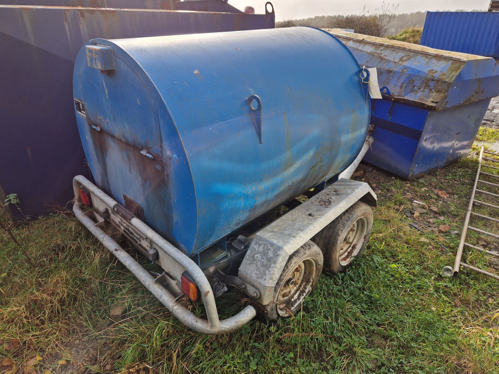 Fuel Proof 1000L Twin Axle Bowser Trailer, YoM 2009, Serial No. 7356 Please read the following - Image 2 of 5