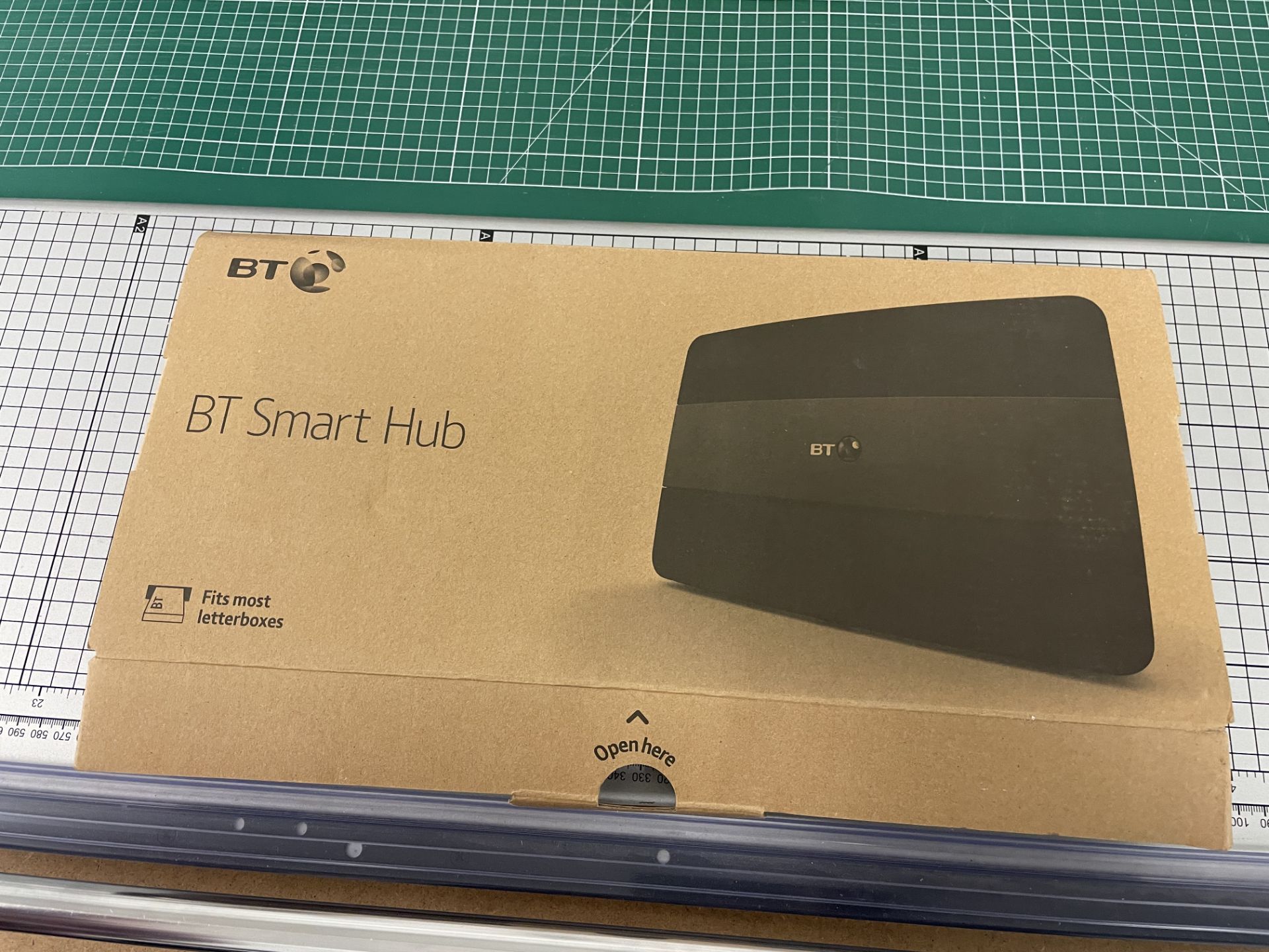 BT Smart Hub (Boxed) with Mini Hub Please read the following important notes:- ***Overseas - Image 2 of 4